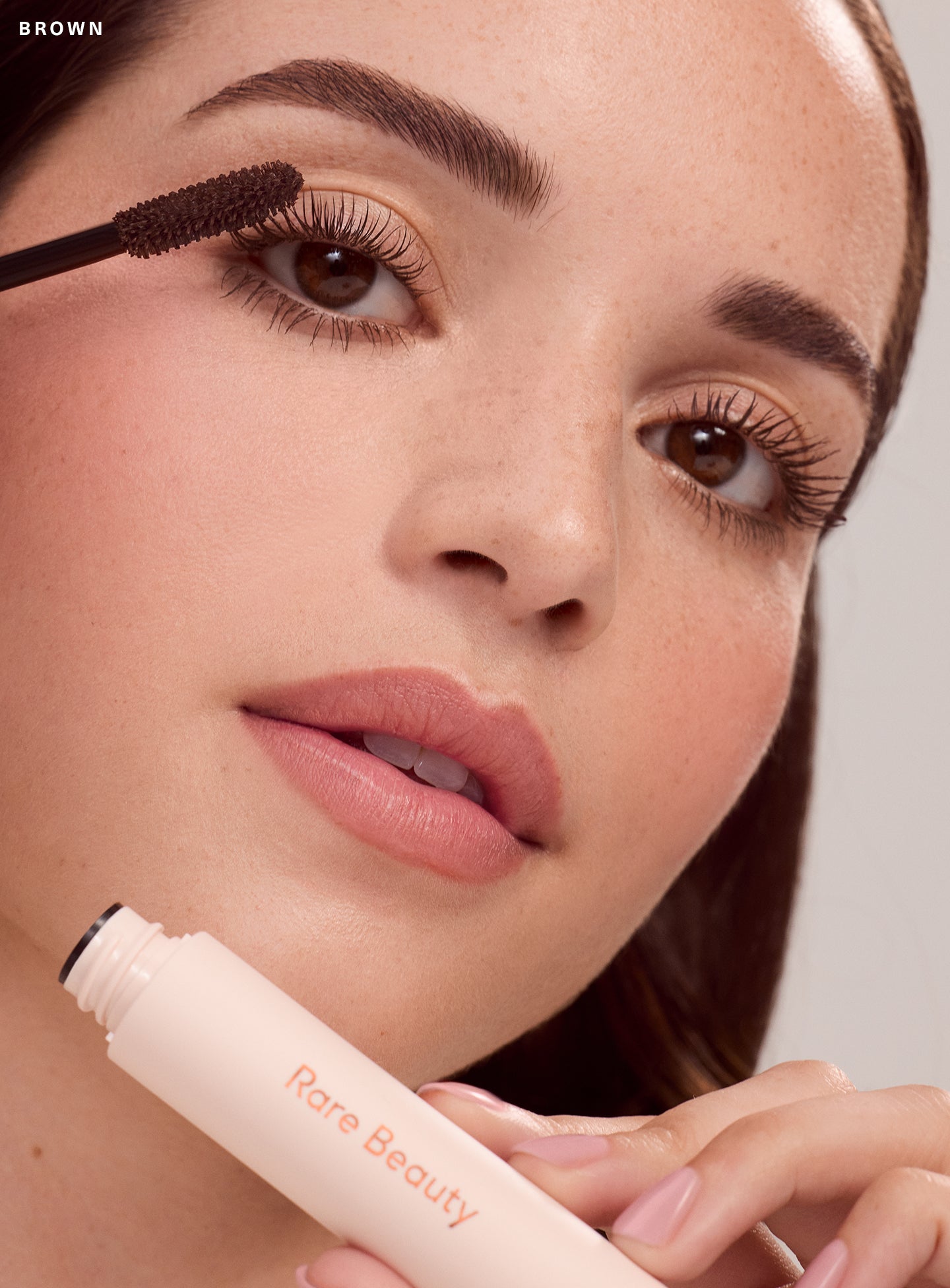 rare beauty Perfect Strokes Universal Volumizing Mascara - Brown
