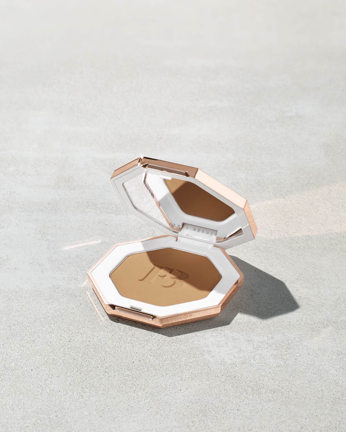 Sun Stalk'r Instant Warmth Bronzer shown in shade Private Island