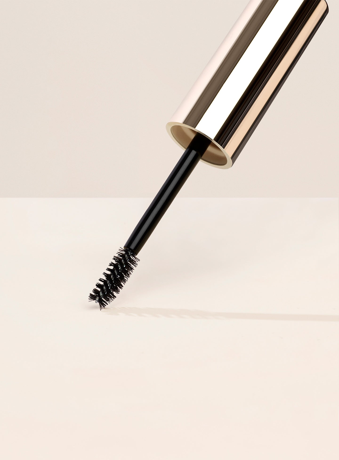 | Close up of Rare Beauty's Brow Harmony Flexible Lifting Gel brush.