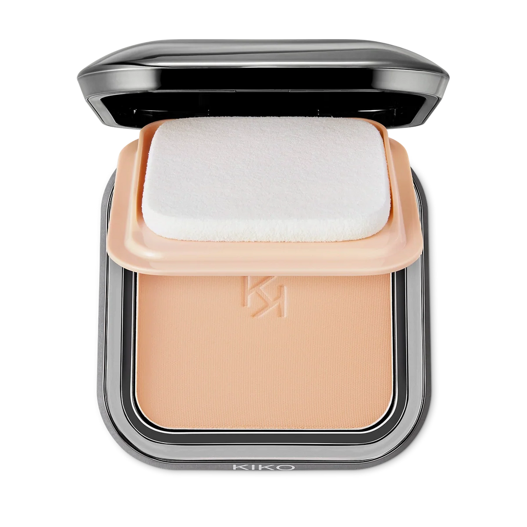 Weightless Wet & Dry Powder Foundation, flawless finish, natural coverage. Image 15 of 33.