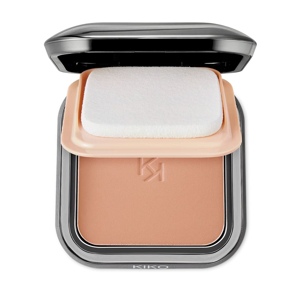 Weightless Wet & Dry Powder Foundation, flawless finish, natural coverage. Image 27 of 33.