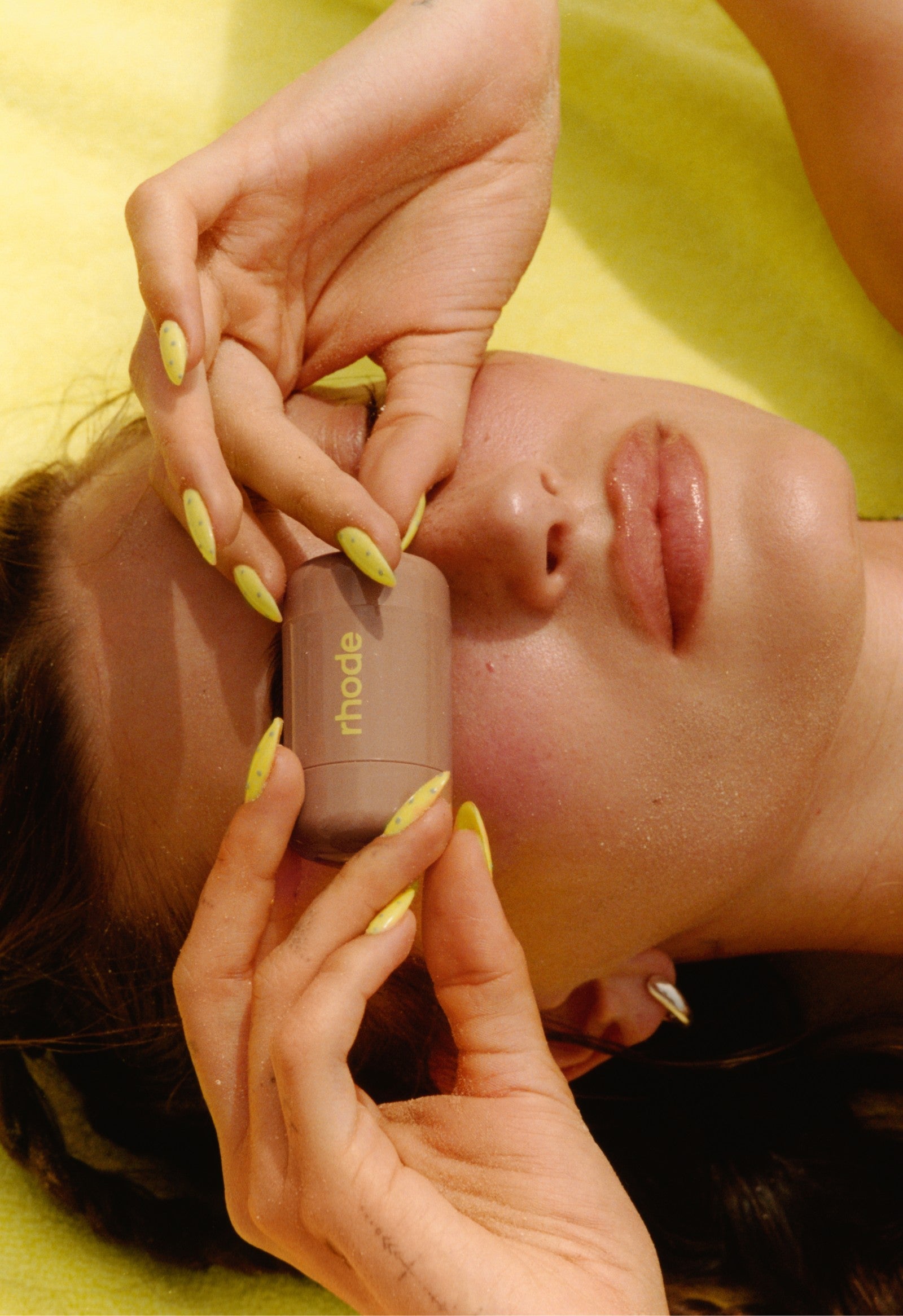 HB holding pocket blush in sun soak